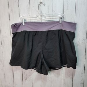 Nike Women's Plus Size 2X Black Purple Athletic Running Shorts Zip Back Pocket.